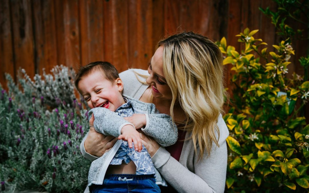4 Ways to Support a Teenage Mother